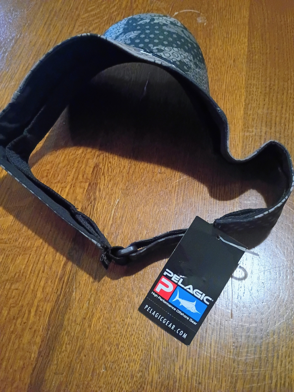 Pelagic Hex Camo Visor in Gray and Black NEW - Picture 3 of 3